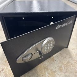 Sentrysafe digital keypad safe with key