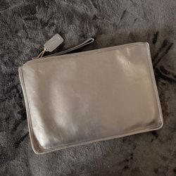 Coach Pre '94 Estimated ‘84 - ‘89 Vintage Navy Blue New York Leather Large Slim Clutch