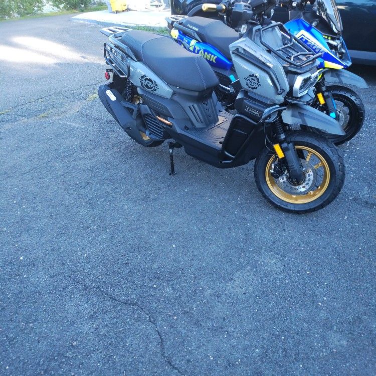 Tank Scooter 200cc