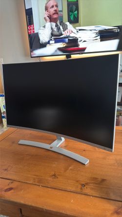 ViewSonic 32” Curved Frameless Monitor