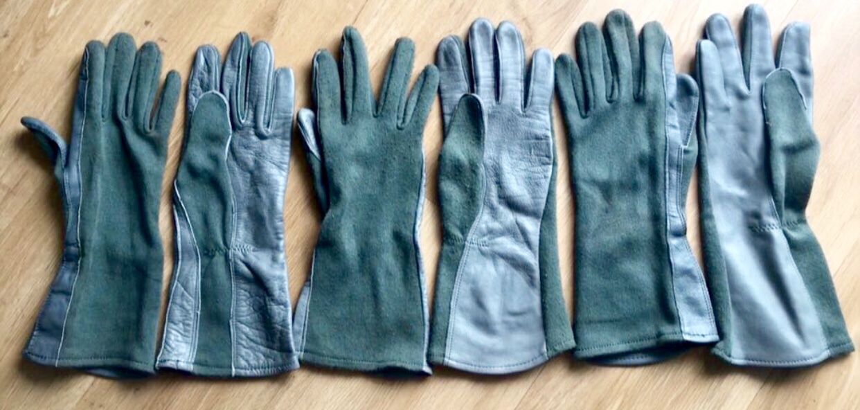 Military aviator gloves, size M, price is per pair