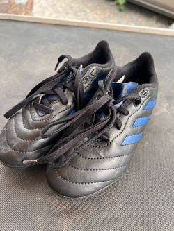 Kids soccer cleats adidas size 13.5c