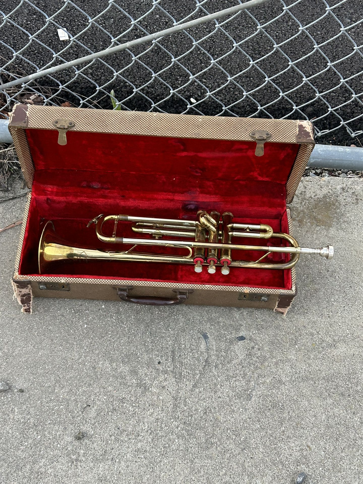 Boosey & Hawkes Oxford Trumpet, England, Fair Condition, with case and mouthpiece