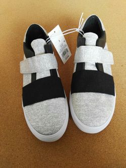 Cat & jack-Boys' Luke Sneakers. Gray/black size 5