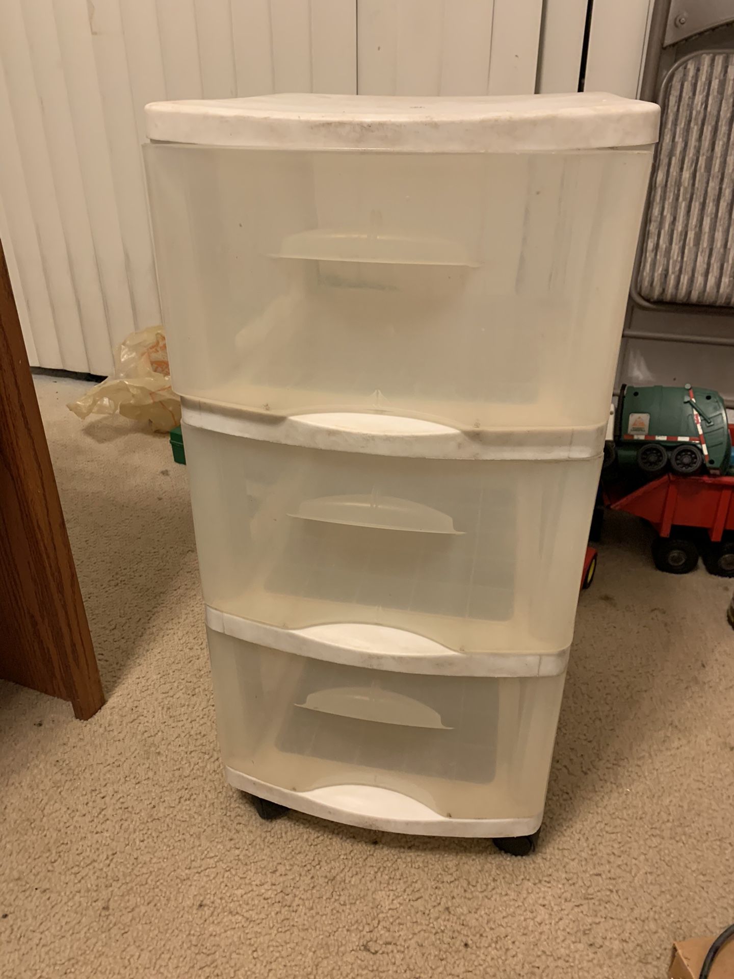 3- drawer plastic bin on wheels