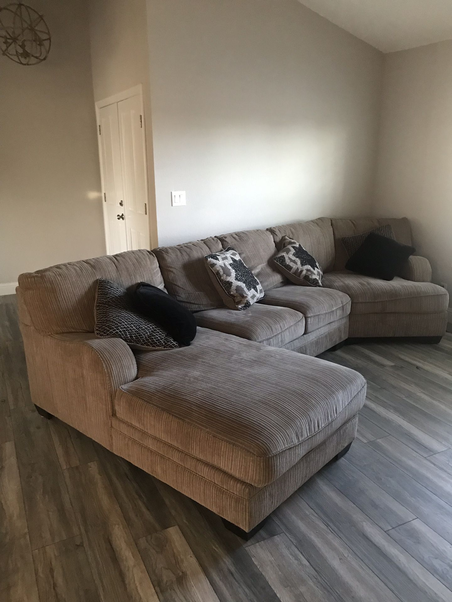 Beautiful sectional and pillows MUST GO!!
