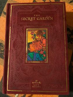 2001 Hallmark Hardcover ‘The Secret Garden’