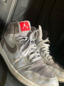 Air Jordan 1 High Camo Grey Sneakers