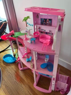 Barbie doll house