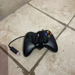 Xbox 360 Console (No Cables) - 2 Controllers (1 Wired, 1 Wireless) - Used Condition