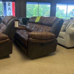 Reclining couch and reclining loveseat for $2000 brand new