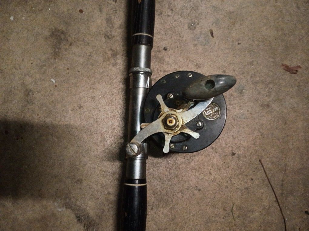 Bay City Ocean Fishing Rill  And mOntague  2550 Rod