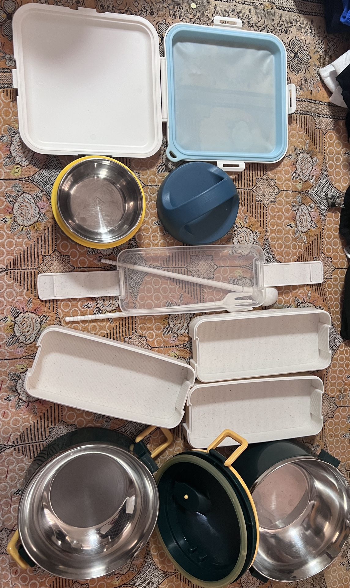 3 Lunch Box And 1 Sandwich Box