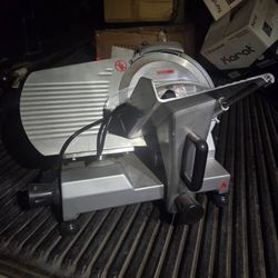 Meat slicer