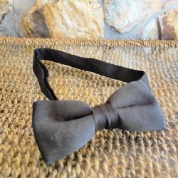 Black Pre-Tied Adjustable Bow Tie
