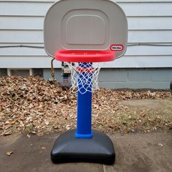 LITTLE TIKES BASKETBALL HOOP