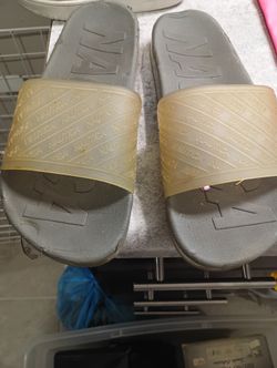 Women's size 8 Clear Water proof Nautica Flip Flops