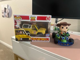 Funko pop Toy Story; Buzz pizza planet truck & Woody W/ RC