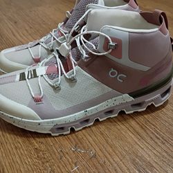 On Cloudtrax  shoes