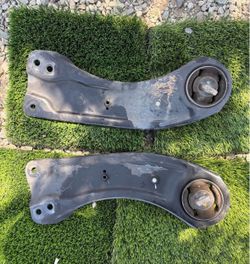2023 Hyundai sonata L & R Rear trailing lower control arm