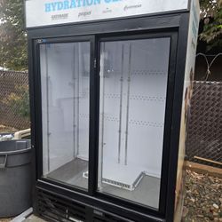 Commercial refrigerator