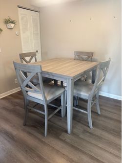 Counter Height Dining Table Set w/ 4 Chairs – Gray Wood Finish