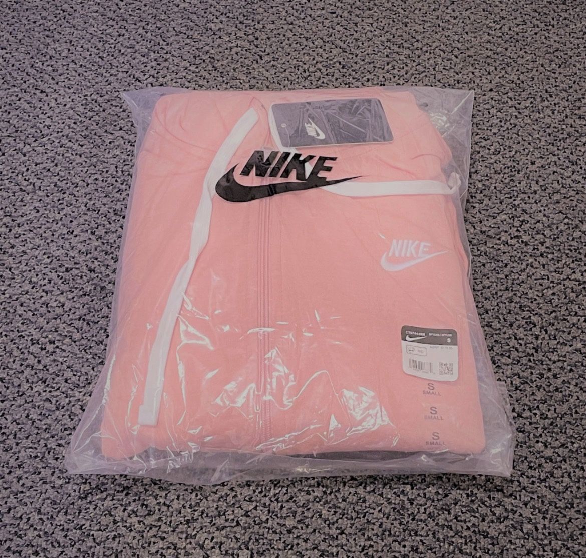 Limited Edition Nike Tech Pink Perfection – Cozy & Chic