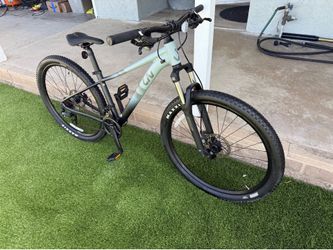 Liv Tempt 4 Women’s Mountain Bike – Like New – Size S
