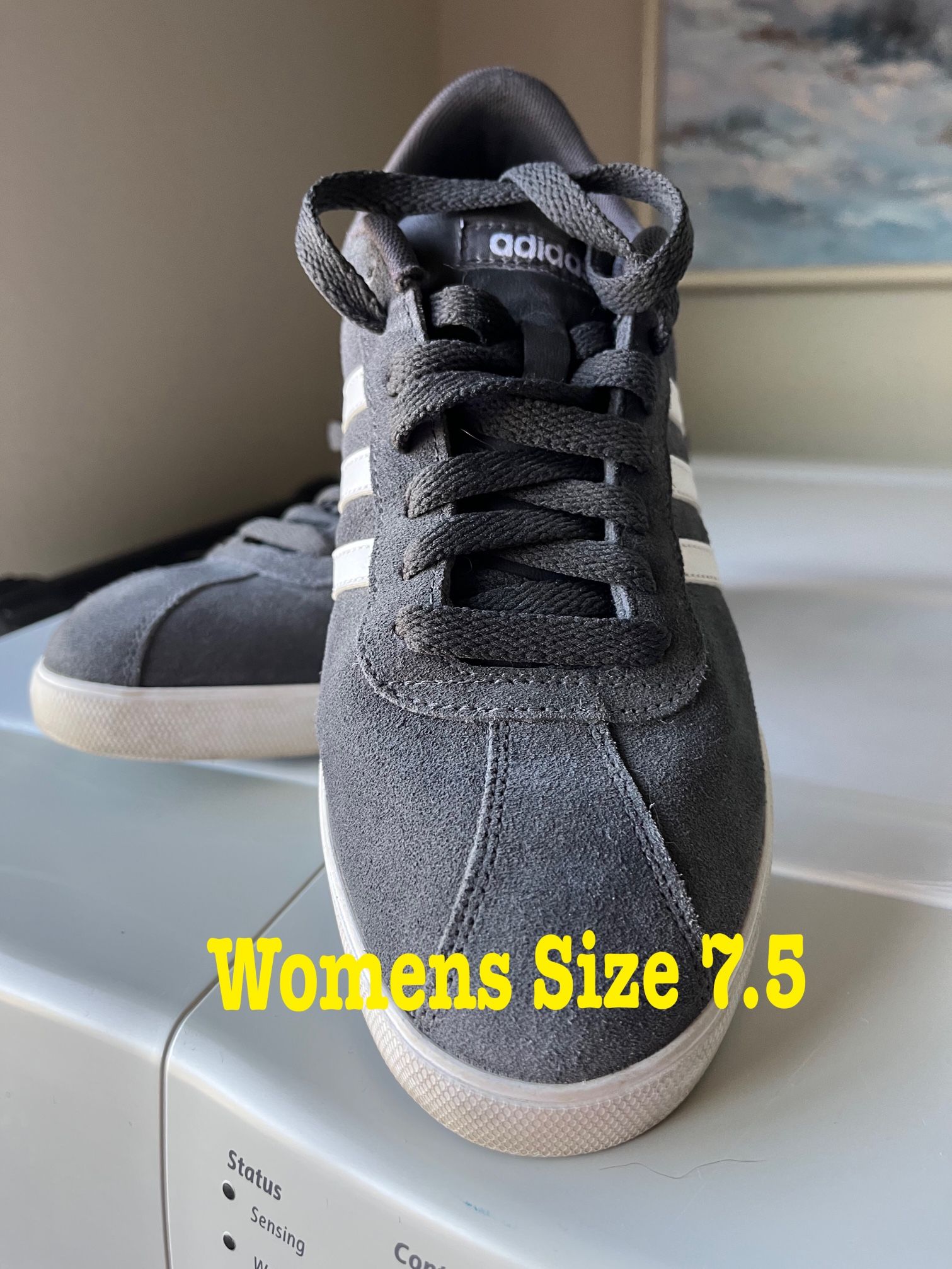 Adidas Women’s Size 7.5