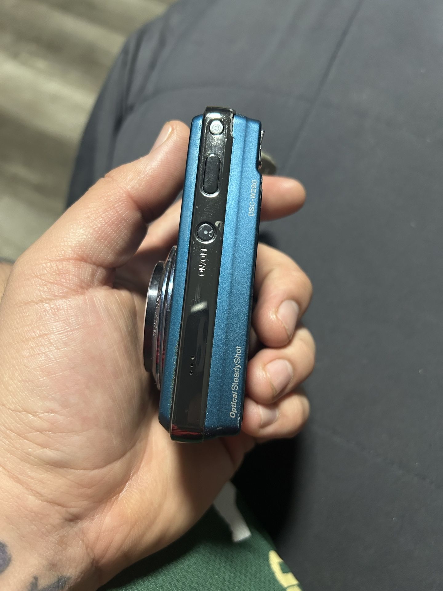 Sony Cybershot 12.1 mp blue for Sale in Chicago, IL OfferUp