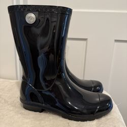 UGG Rain Boots Size 7