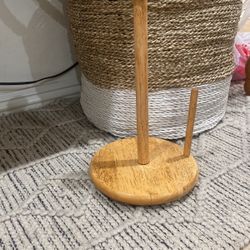 Holder For Papel Towels