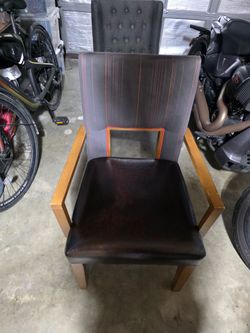 Arm chair