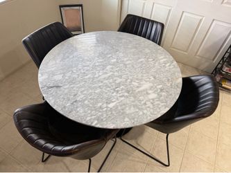 Round Dining Room Table