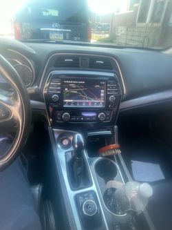 17 Nissan Maxima SV