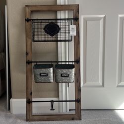 Wall organizer