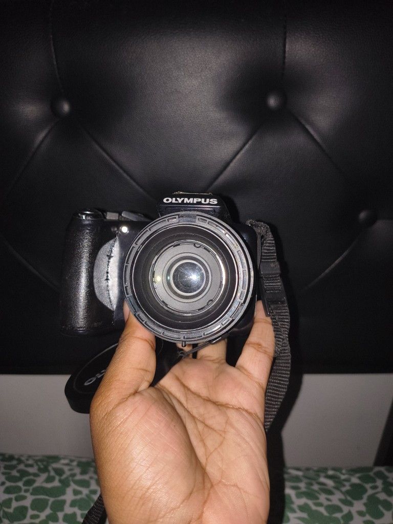 Olympus SP-810UZ 14MP Digital Camera – 36x Zoom – Works Great