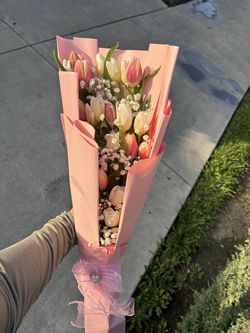 Pink and white tulip bouquet