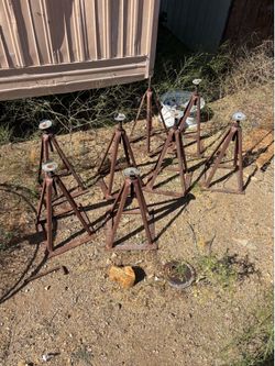 Jack stands