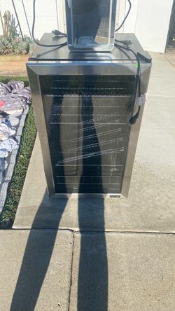 NewAir Beverage Cooler Stainless Steel Glass Door