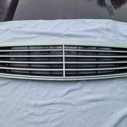 Mercedes Benz Grill