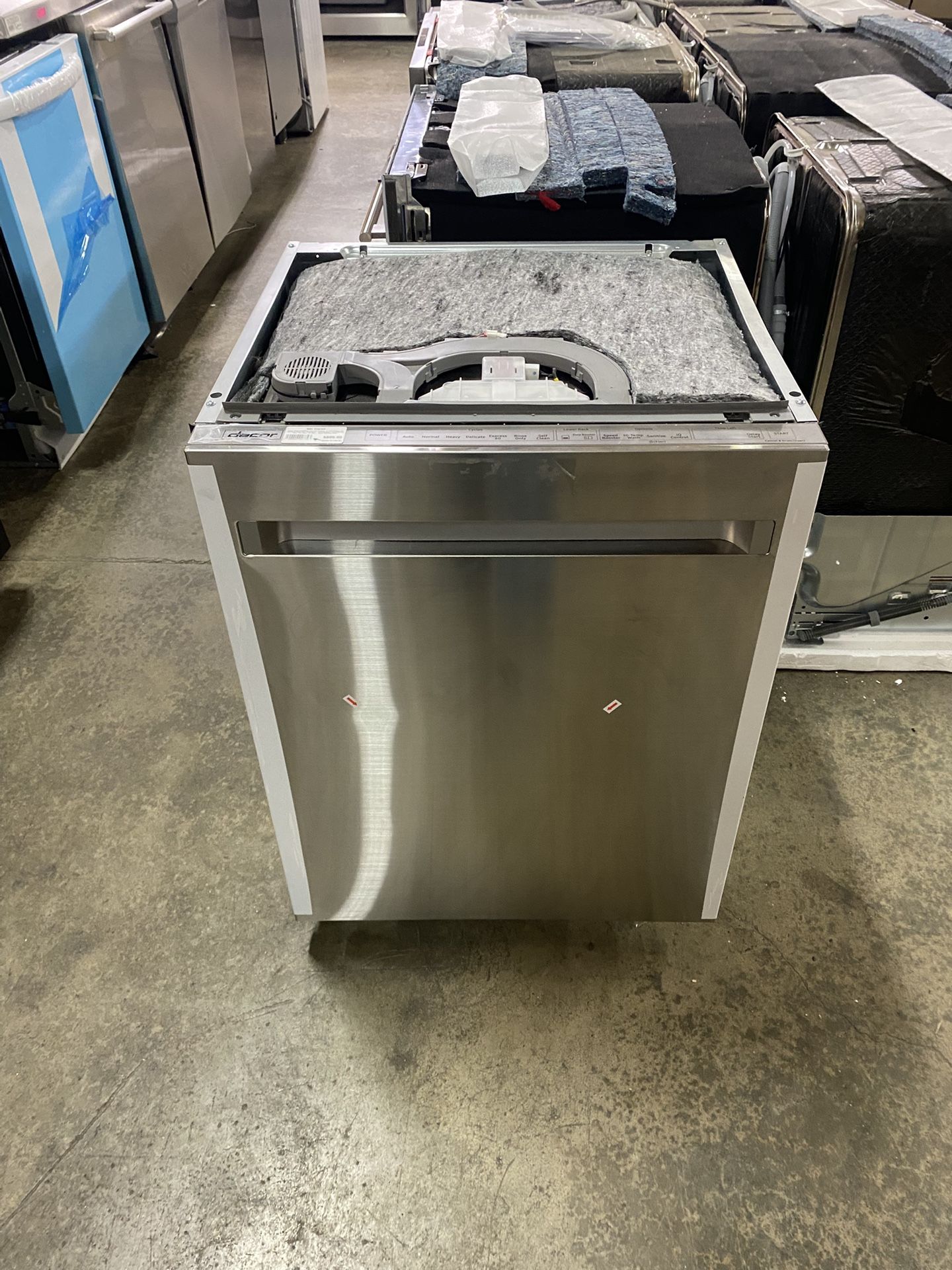 Dacor Contemporary  DDW24M999US 24-Inch Fully Integrated Dishwasher with WaterWall