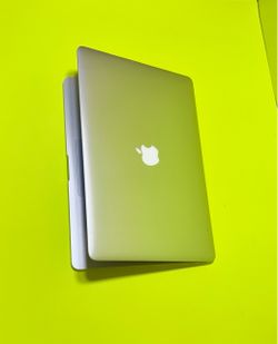 Apple MacBook Pro 15” Retina i7/16GB/500GB SSD $350