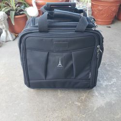 TravelPro Carry On Tote Bag / Suitcase On Wheels 