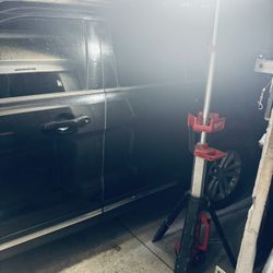 MILWAUKEE TOWER LIGHT W/New 6.0 Battery