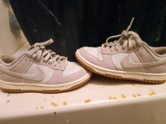 Jordan rose mid1s ( white and pink) 6youth