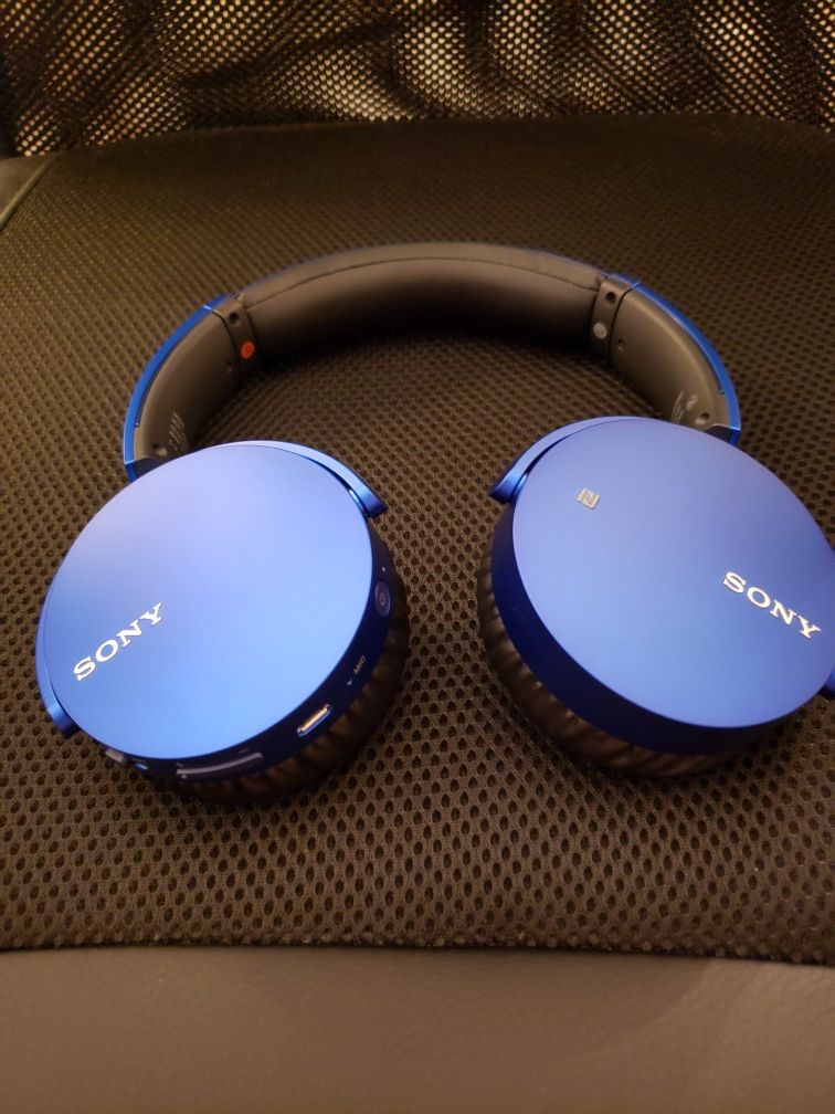 Sony MDRXB650BT Headphones