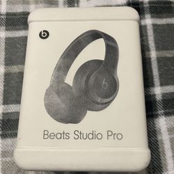 Beats Studio Pro.