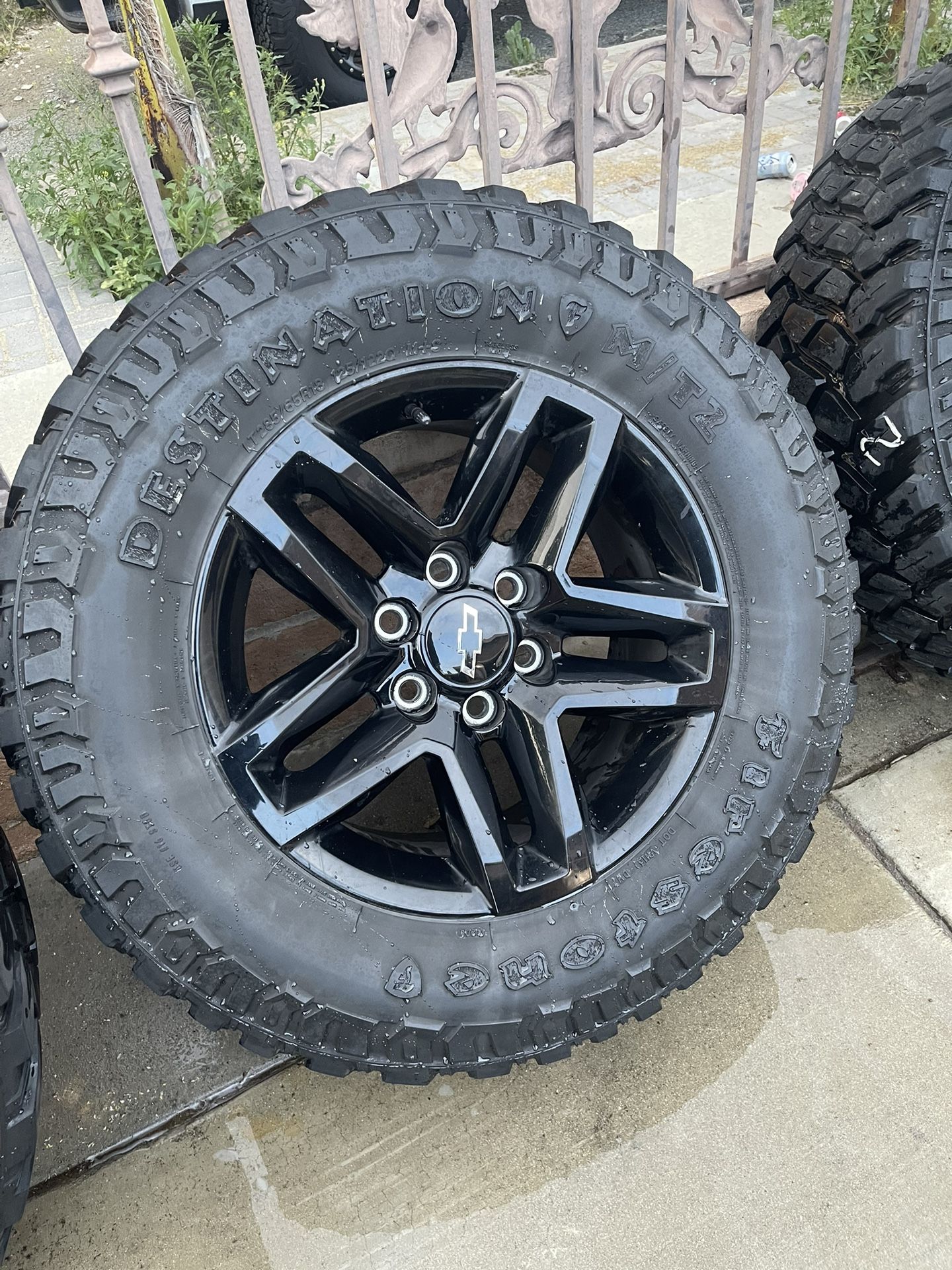 18” Trail Boss Wheels And Tires(M/T) for Sale in San Bernardino, CA