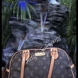 Dooney And Bourke And LV Dust Bag for Sale in San Antonio, TX - OfferUp